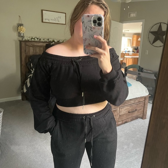 Two Piece Black Lounge Set - Picture 3 of 5